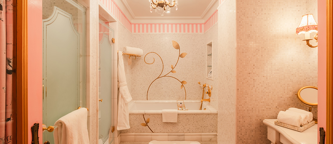 Eloise One Bedroom King