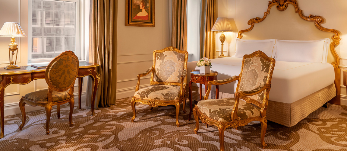 Deluxe King living room